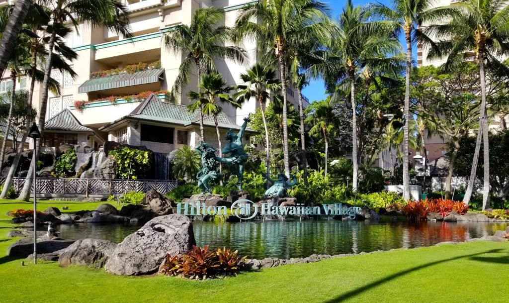 Hilton Hawaiian Village Front Statues